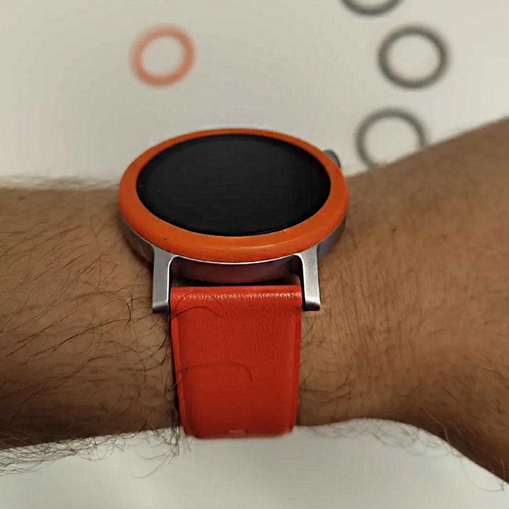 Bekijk beschermhoes voor niets - Smartwatch Nothing Watches recensie en prijs