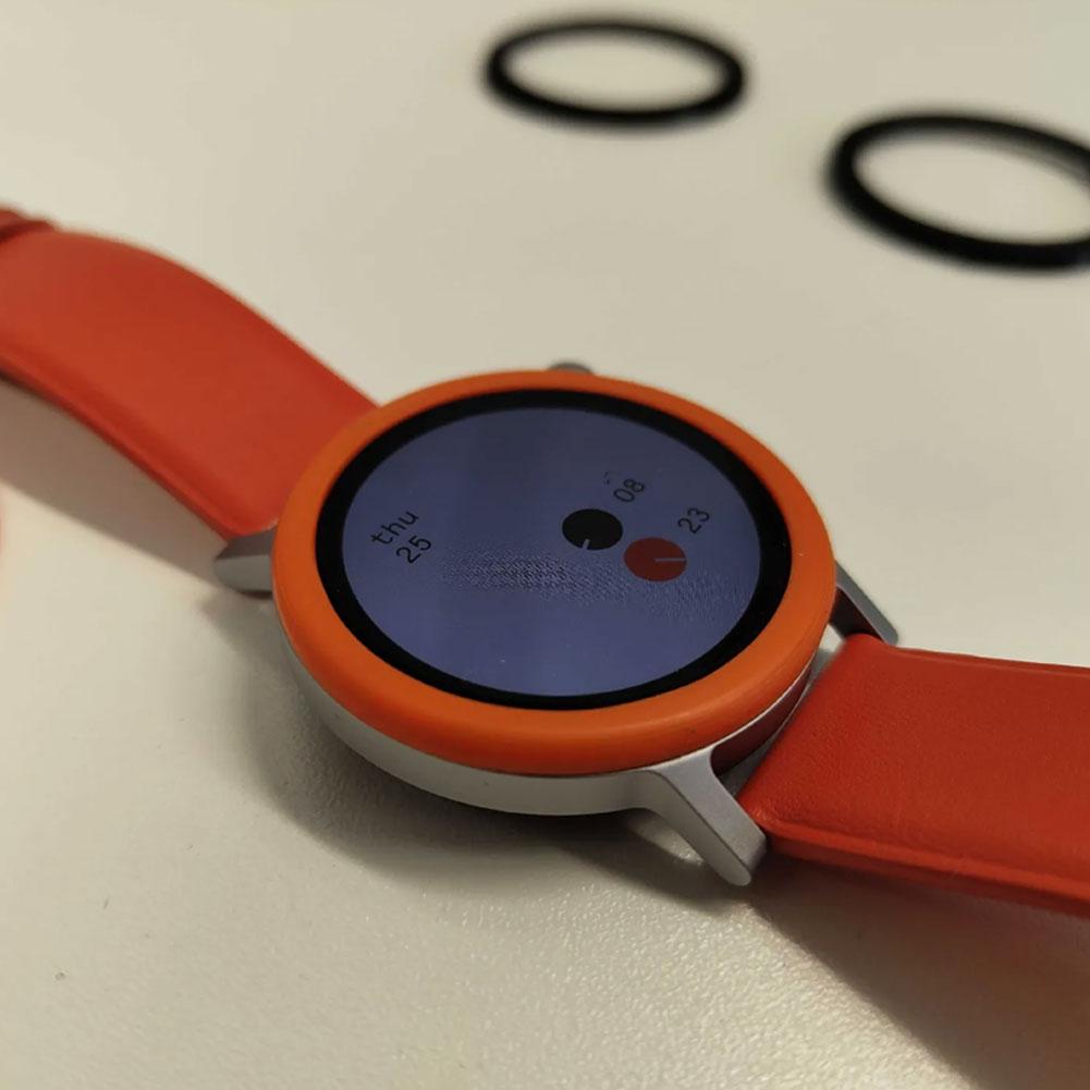 Bekijk beschermhoes voor niets - Smartwatch Nothing Watches recensie en prijs